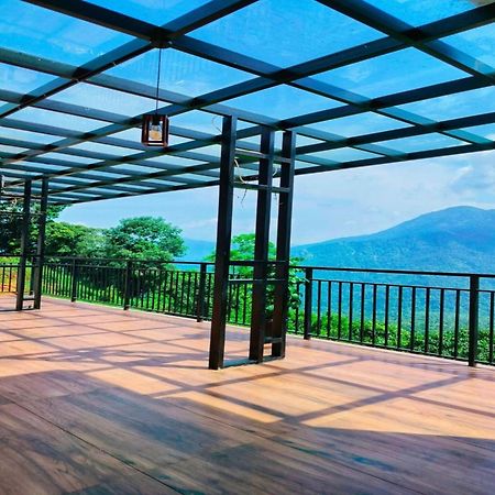 Karimb Resorts Vallikavungal Екстериор снимка
