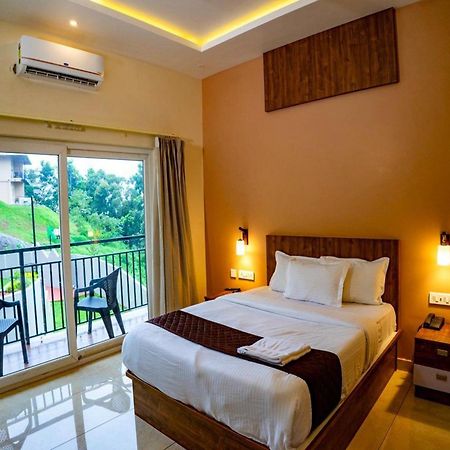 Karimb Resorts Vallikavungal Екстериор снимка