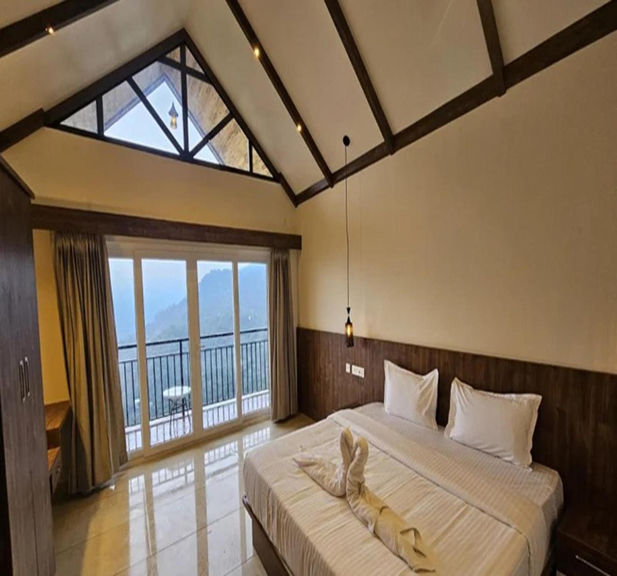 Karimb Resorts Vallikavungal Екстериор снимка