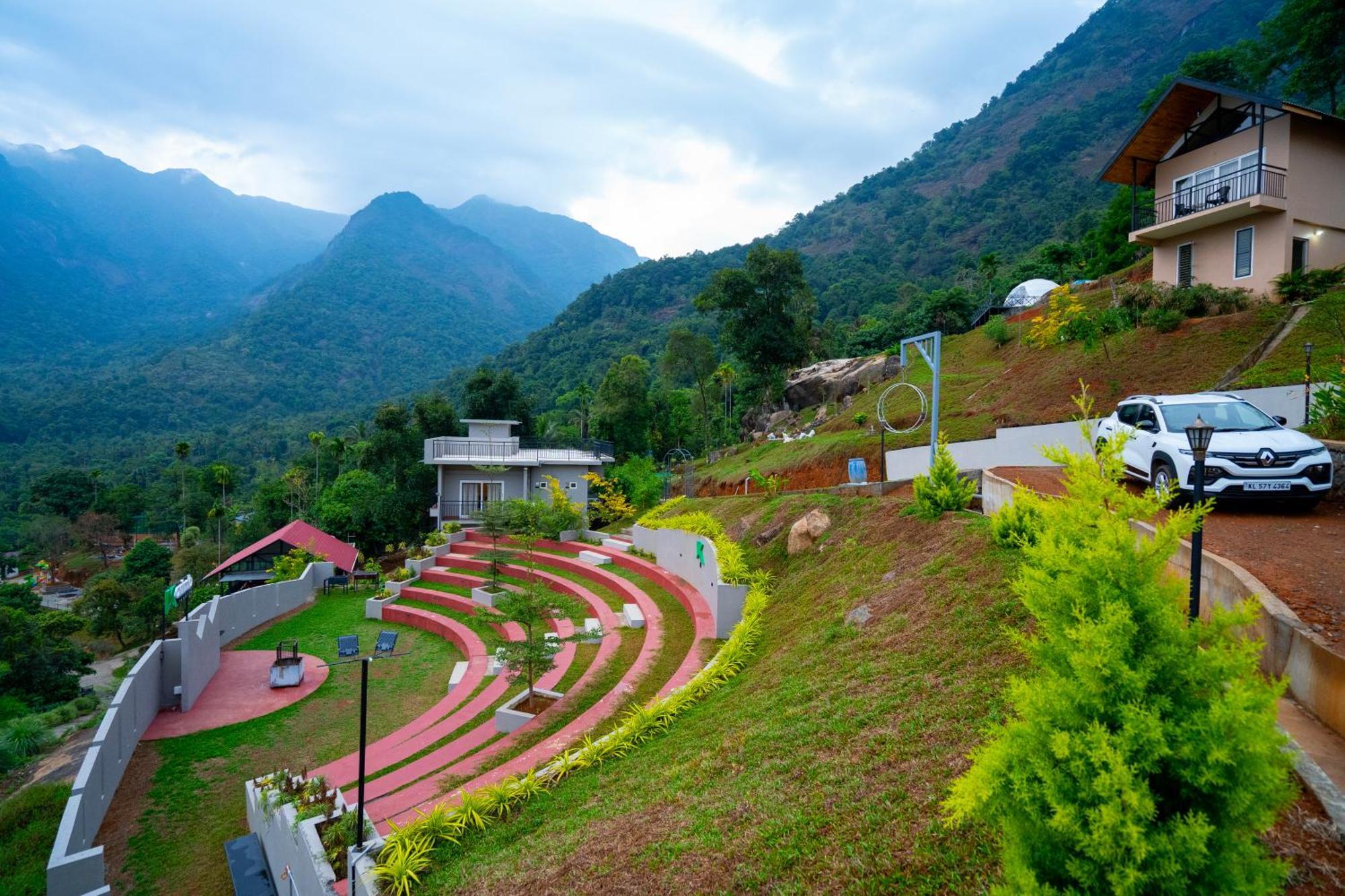 Karimb Resorts Vallikavungal Екстериор снимка