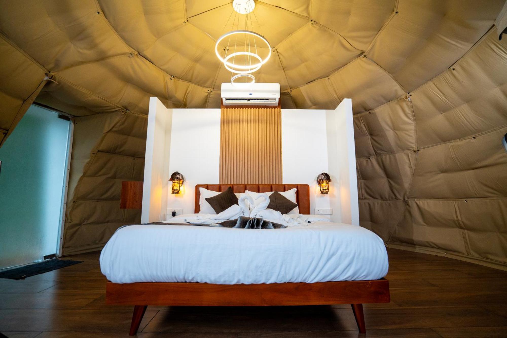 Karimb Resorts Vallikavungal Екстериор снимка