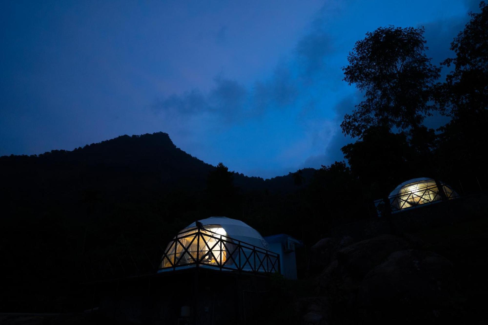 Karimb Resorts Vallikavungal Екстериор снимка