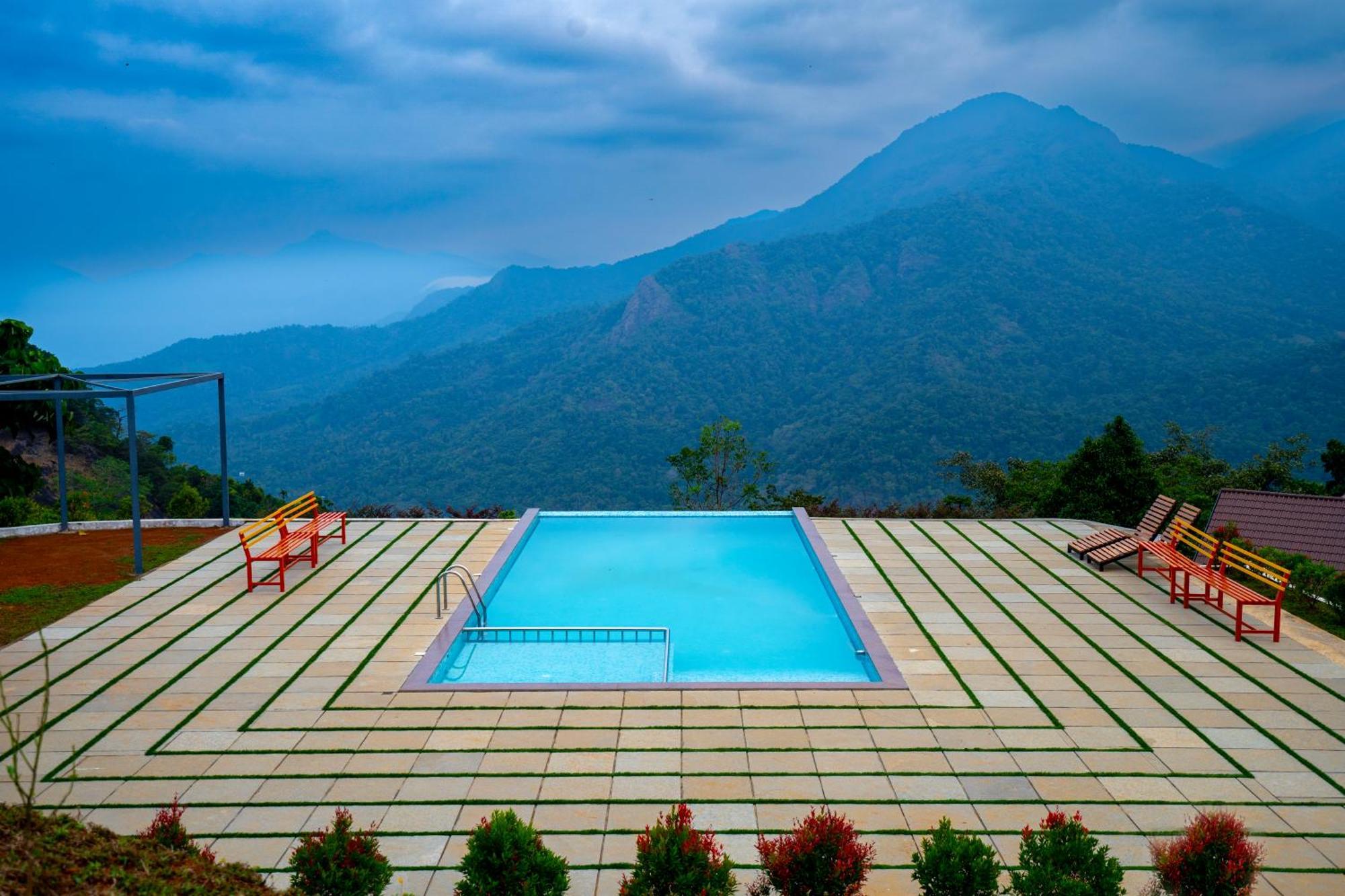 Karimb Resorts Vallikavungal Екстериор снимка