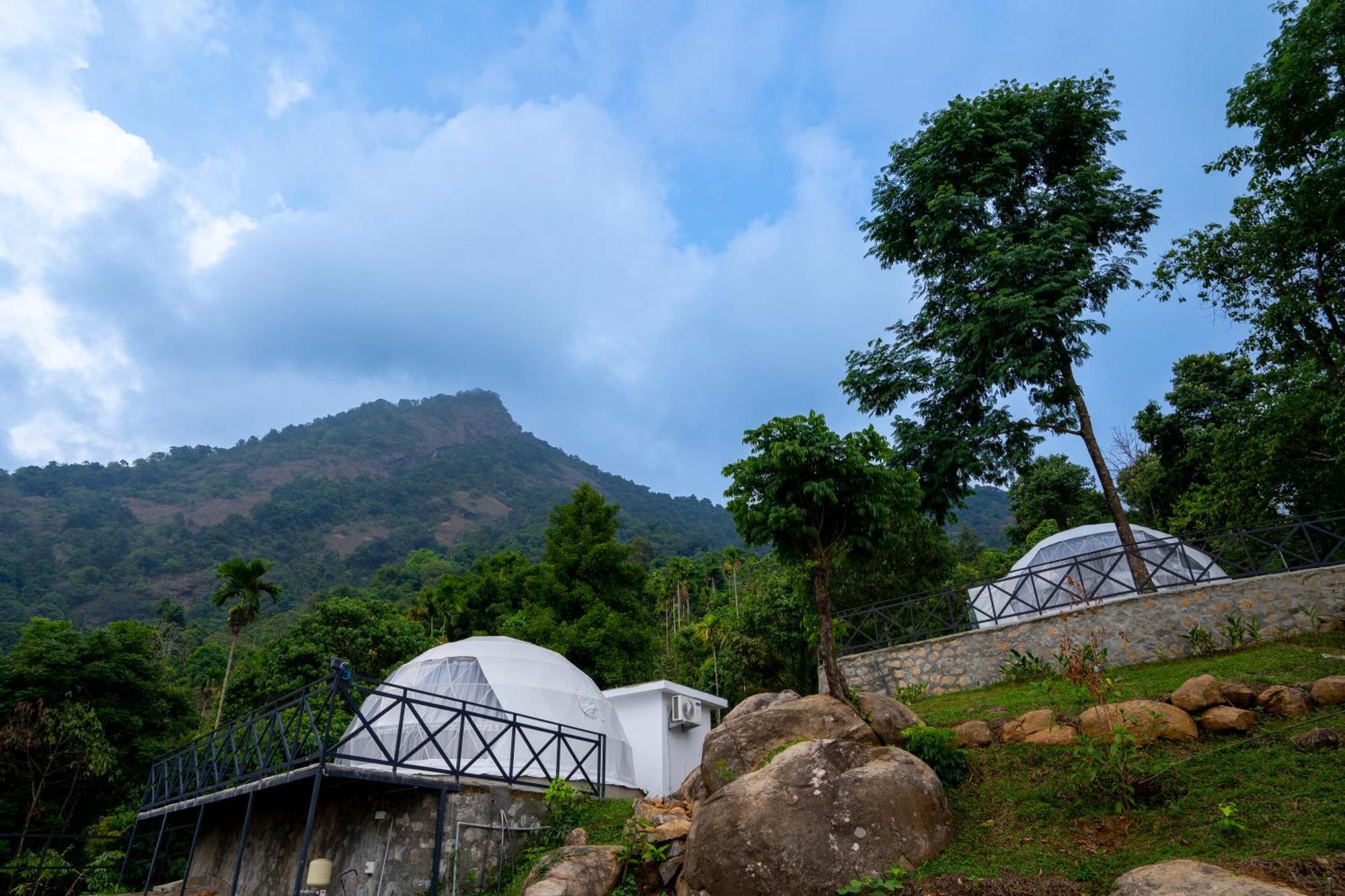 Karimb Resorts Vallikavungal Екстериор снимка