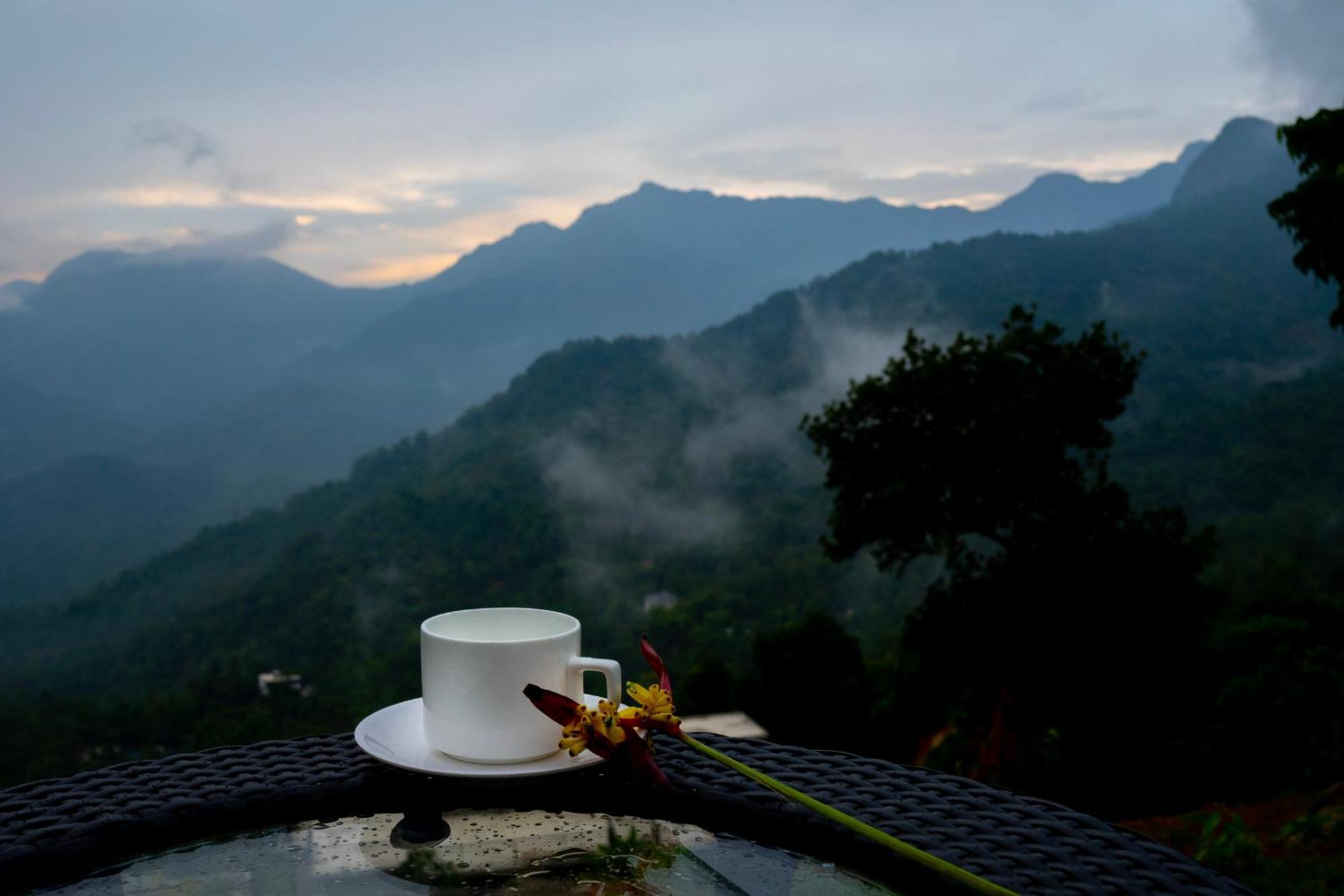 Karimb Resorts Vallikavungal Екстериор снимка