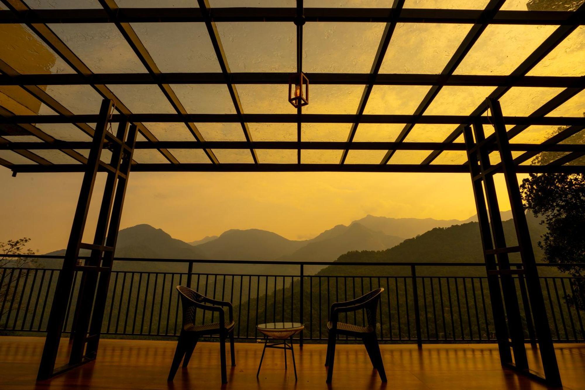 Karimb Resorts Vallikavungal Екстериор снимка