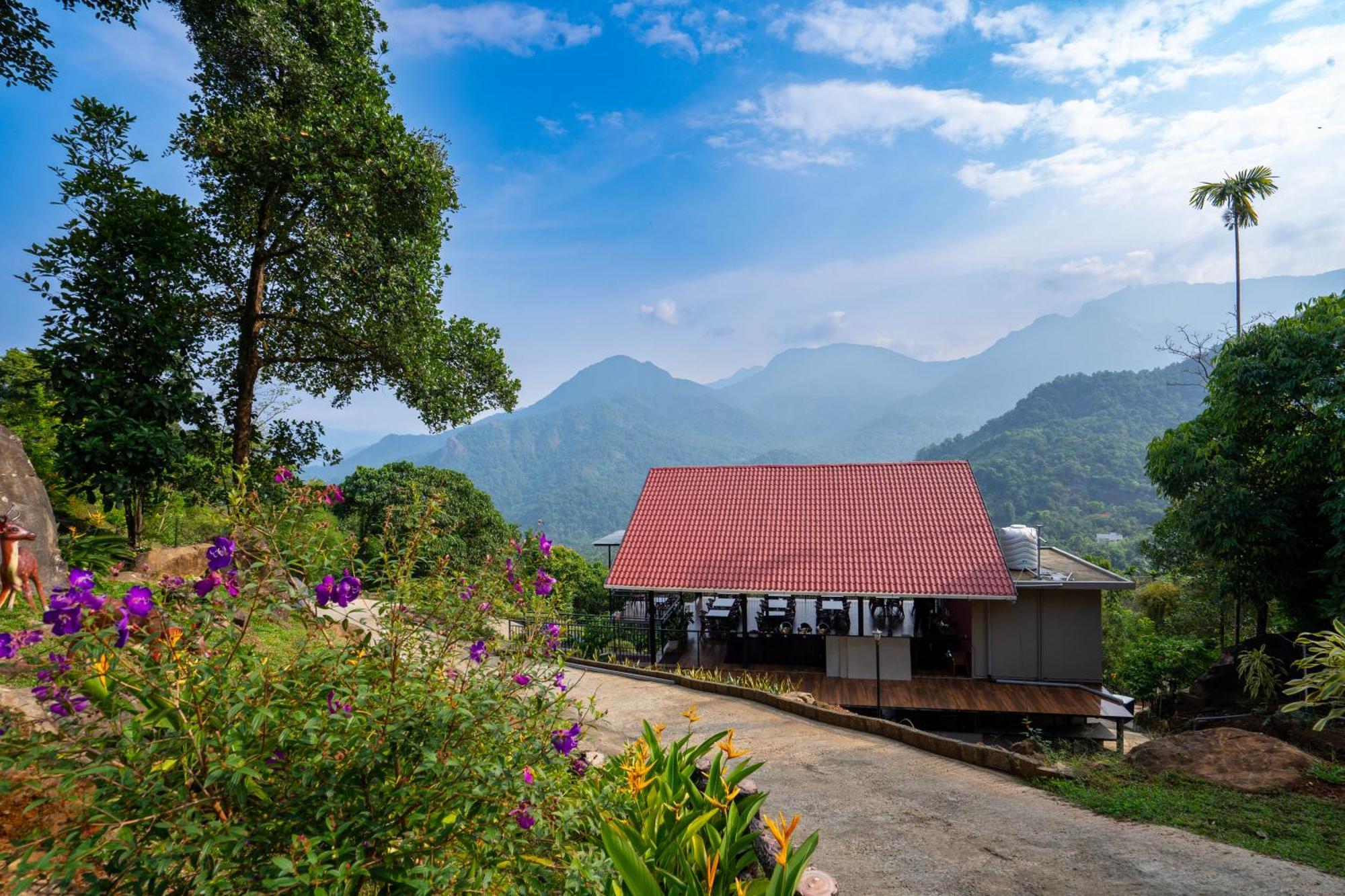 Karimb Resorts Vallikavungal Екстериор снимка