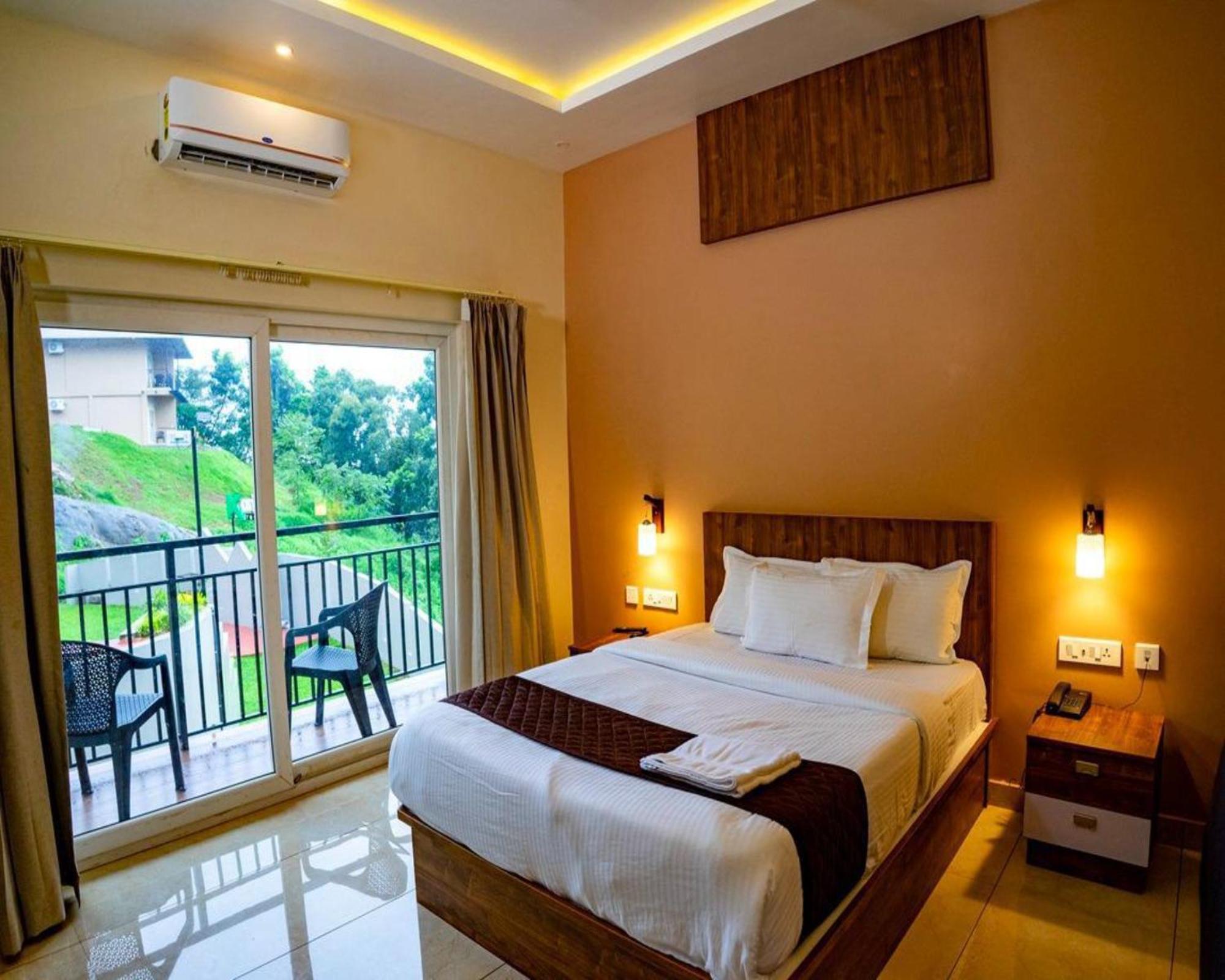 Karimb Resorts Vallikavungal Екстериор снимка